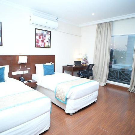 The Altruist Business Hotel Hitech Haydarabad Dış mekan fotoğraf