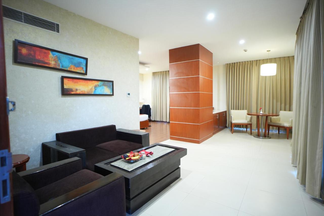 The Altruist Business Hotel Hitech Haydarabad Dış mekan fotoğraf