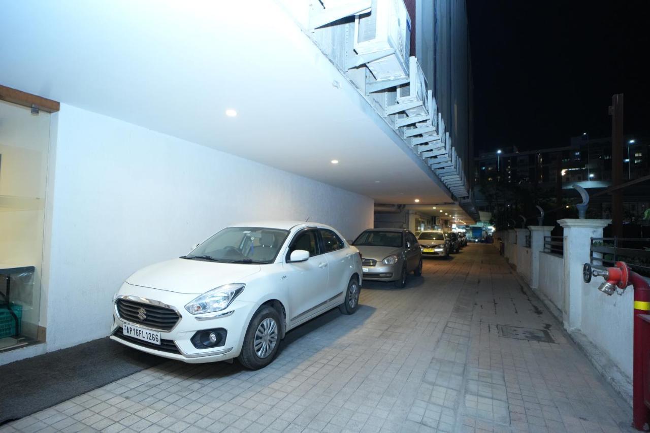The Altruist Business Hotel Hitech Haydarabad Dış mekan fotoğraf
