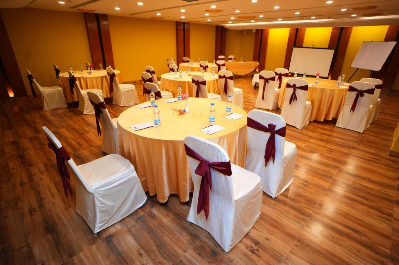 The Altruist Business Hotel Hitech Haydarabad Dış mekan fotoğraf
