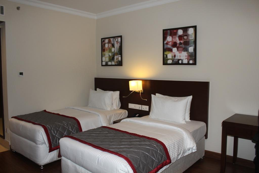 The Altruist Business Hotel Hitech Haydarabad Oda fotoğraf